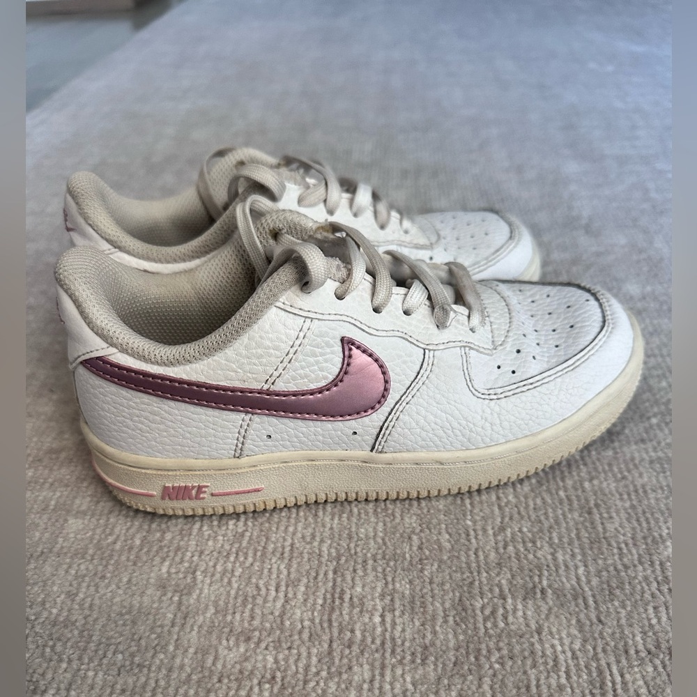 Nike Air Force 1 low White and Pink Glaze Sneakers